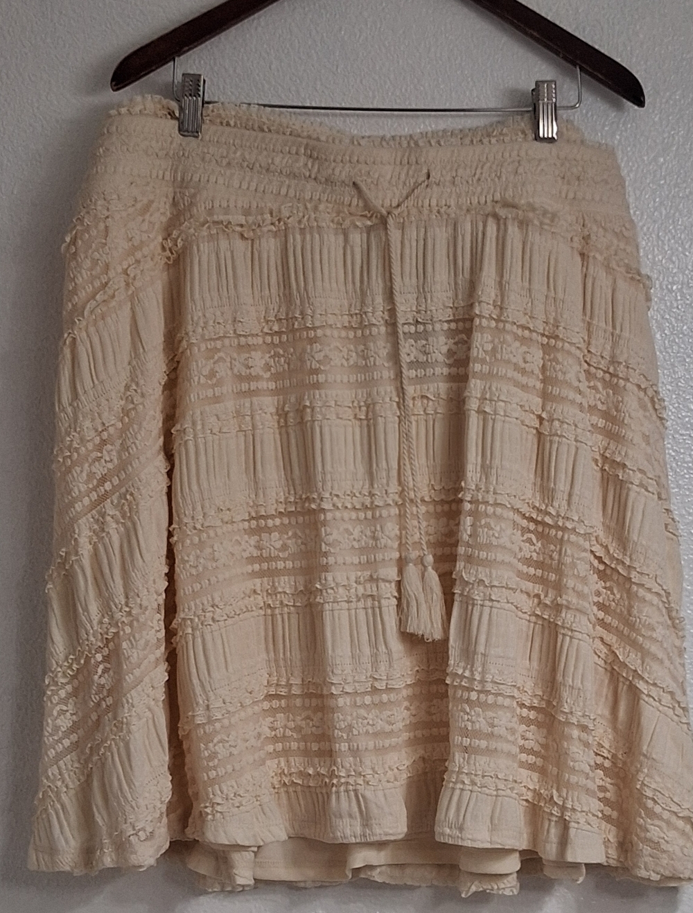 NWT Torrid Cram Mini Lace Skater Skirt   Size 4